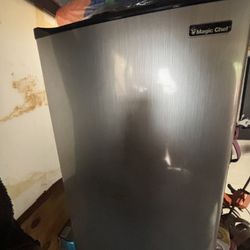 Magic Chef Mini fridge
