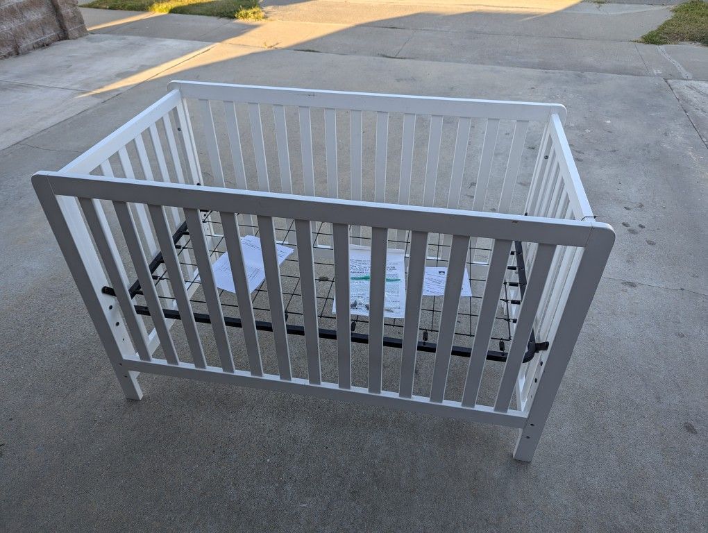 Carter's Colby in Low Profile Convertible Crib