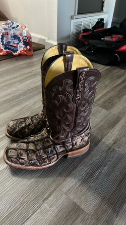 Brand new pirarucu boots size 10