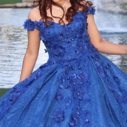 Quinceañera Dress  and Bouquet 