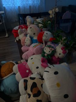 hello kitty stuff animals and pillows