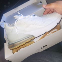 Brand New Nike 270s