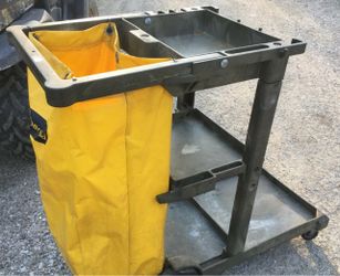 Rubbermaid cart