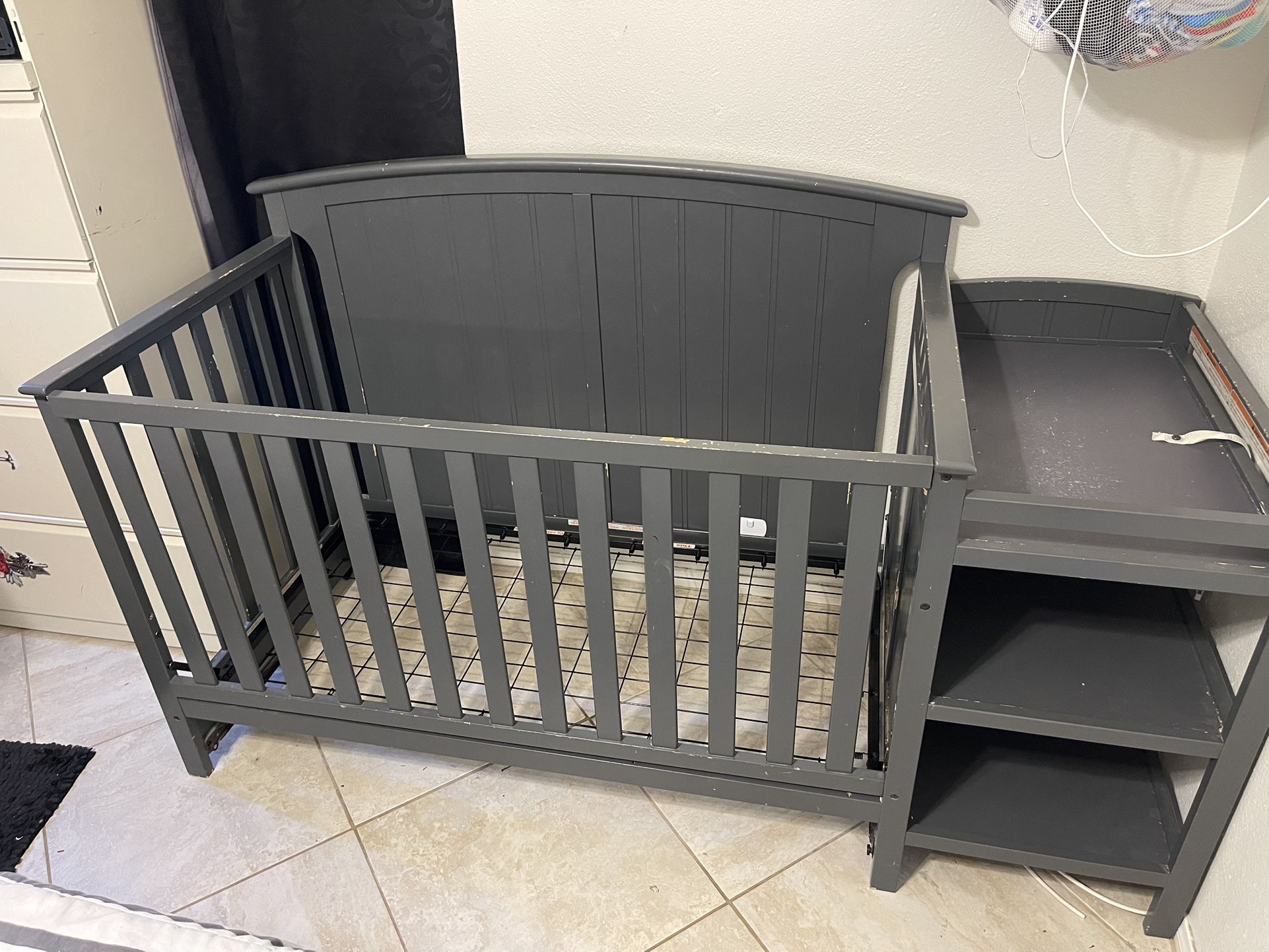 Gray Crib 5 In 1 With Changing Table - Serta Mattress