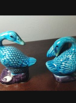 VINTAGE - MC CHINESE CERAMIC/ PORCELAIN DUCK - GEESE FIGURINE SET OF 2-  3"  / M11