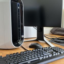 Alienware Aurora R11 Complete Gaming set: Desktop + Monitor + Keyboard and Mouse