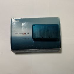 Aqua blue Nintendo 3ds With 690 Games