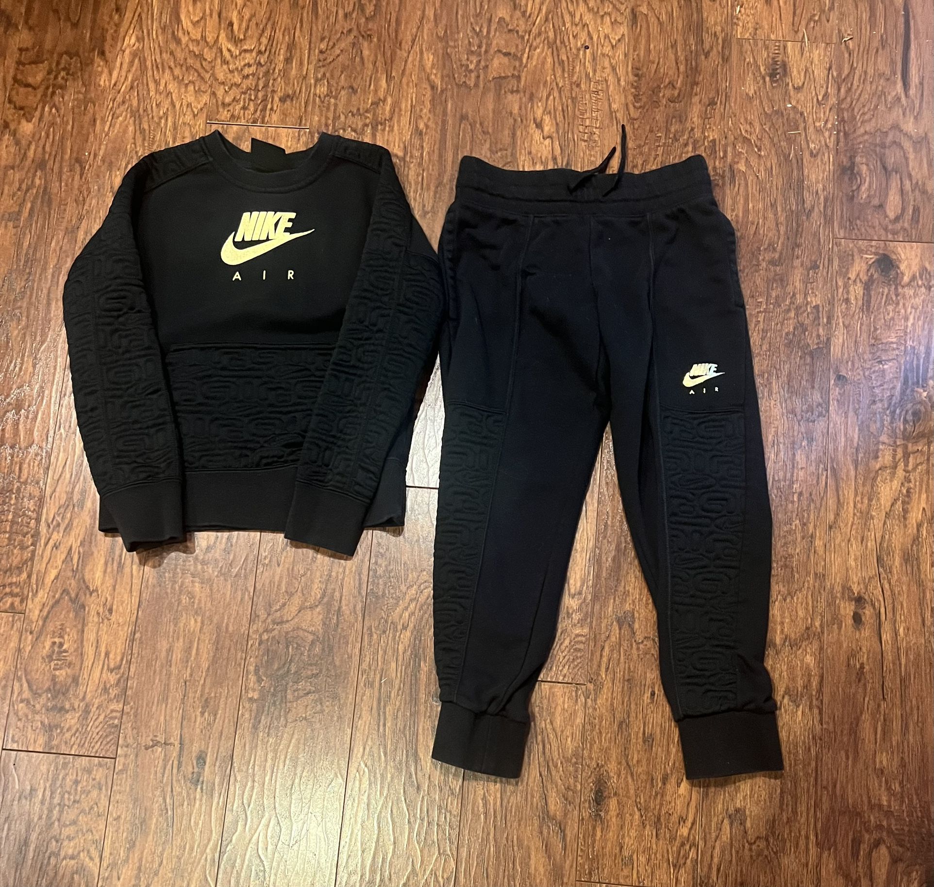 Nike Air- Sweatsuit-Kids Size Small 