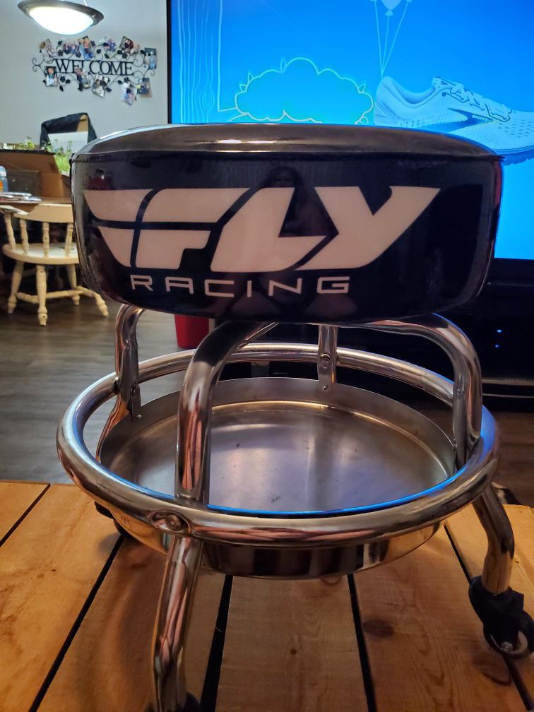 Fly racing shop stool