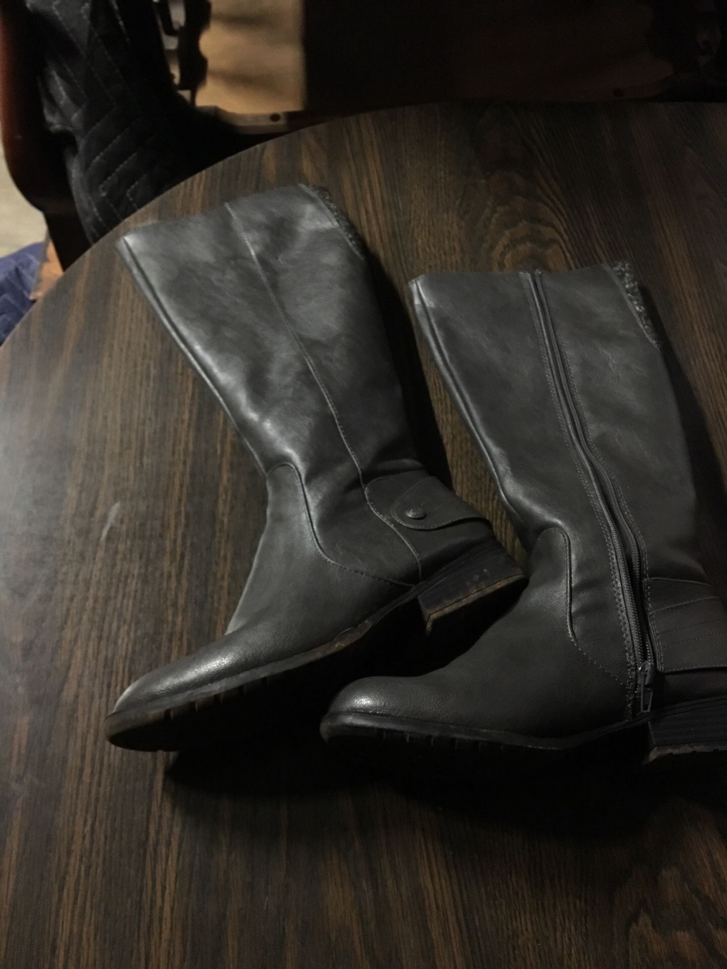 Girl boots