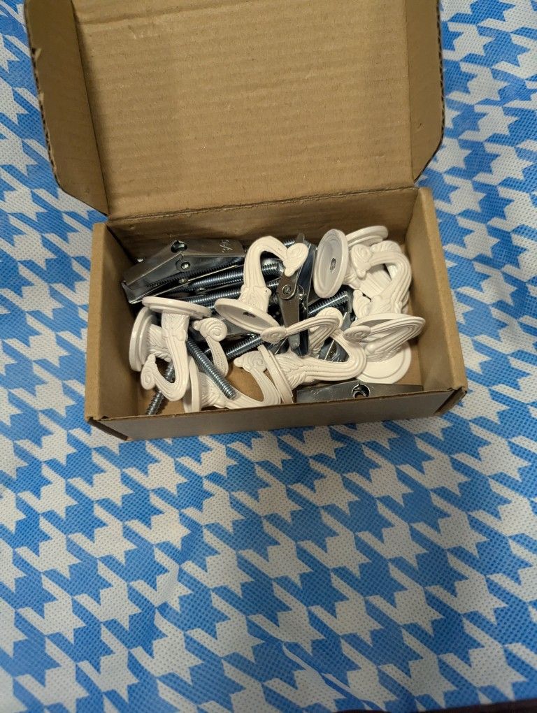 10 White Ceiling Hooks