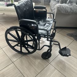 everest and jennings wheelchair 24”