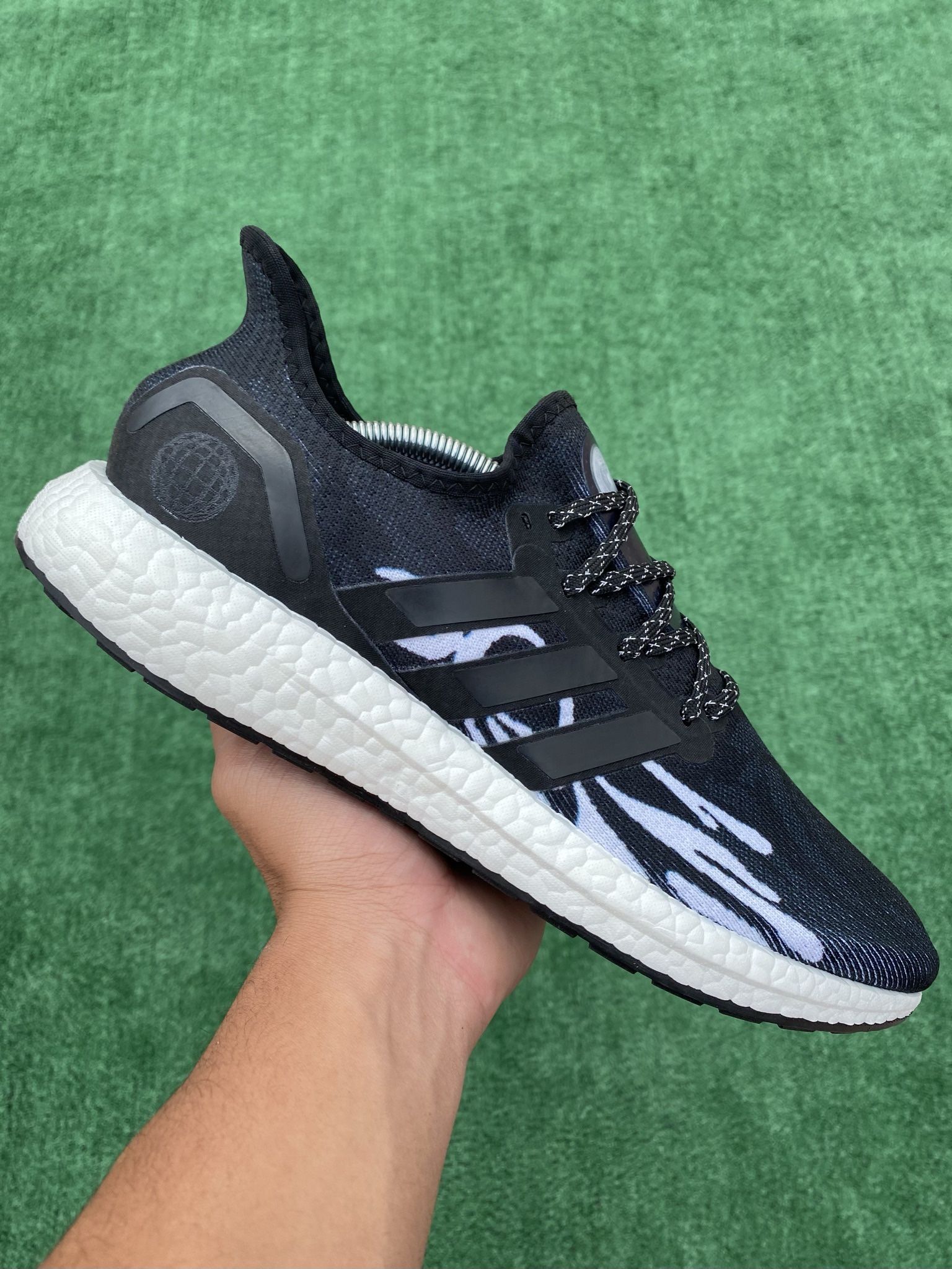 ADIDAS SPEEDFACTORY AM4 “CRYPTIC WAVES” (Size 11, Men’s)