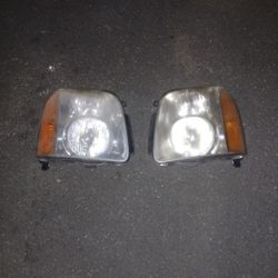 07 -2010 Chevy Tahoe Headlights 
