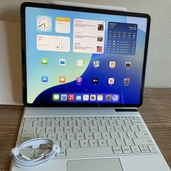 iPad Pro 12.9” (2020 model) 4th Generation 256GB with  keyboard case and pen & Accessories 
