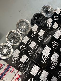 Vendo rines nuevos 17x9 de 6-139.7 lugs variedad de colores y estilos