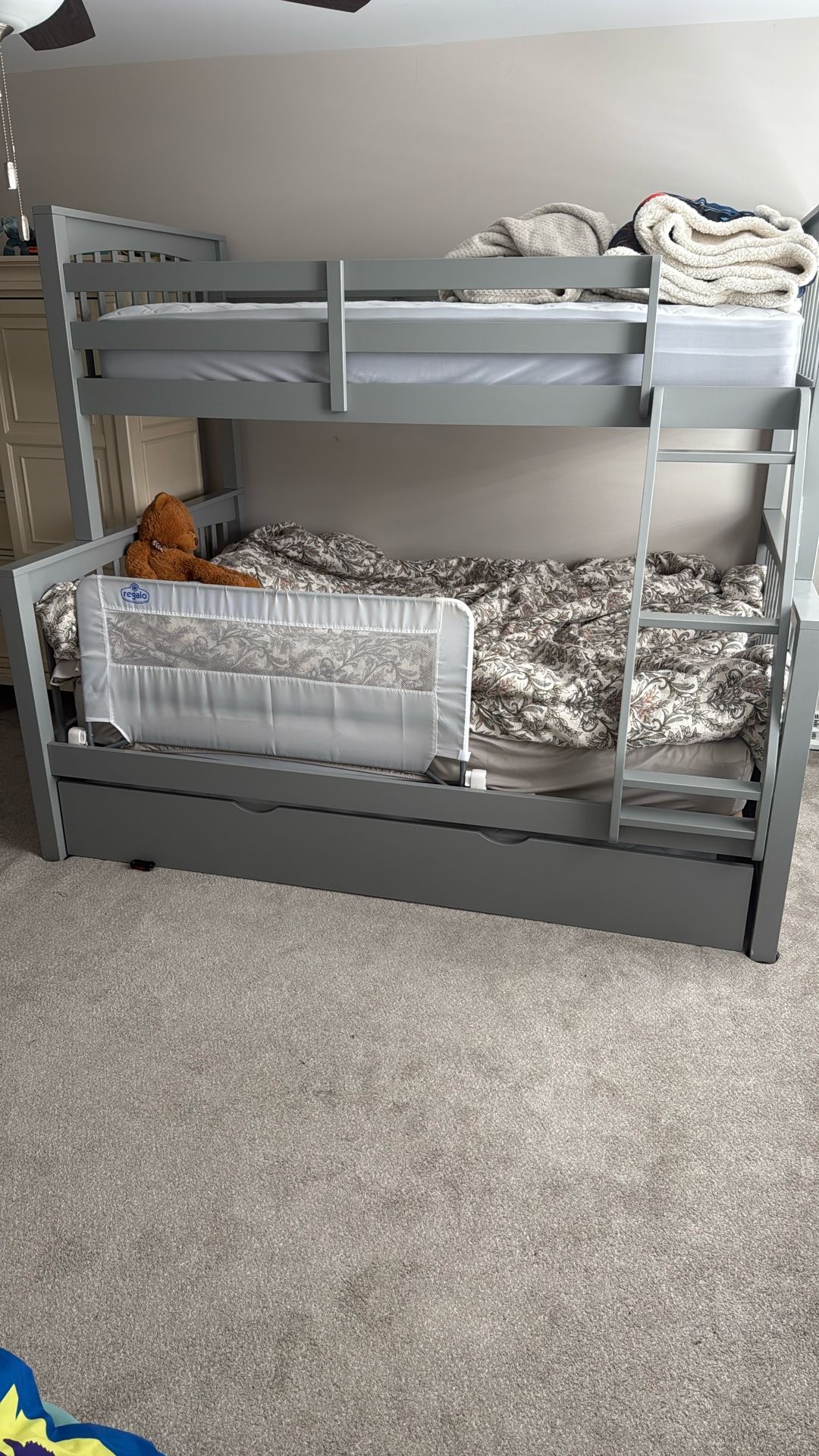 Full Bed With Trundle