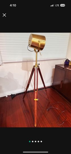 Vintage Studio Tripod Floor Lamp