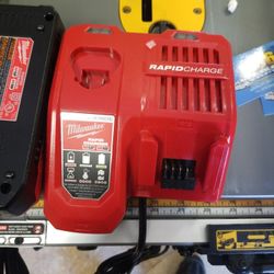 Milwaukee m18 M12 Rapid Charger