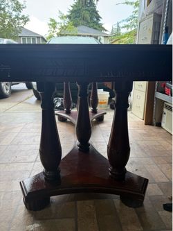 Free dining table