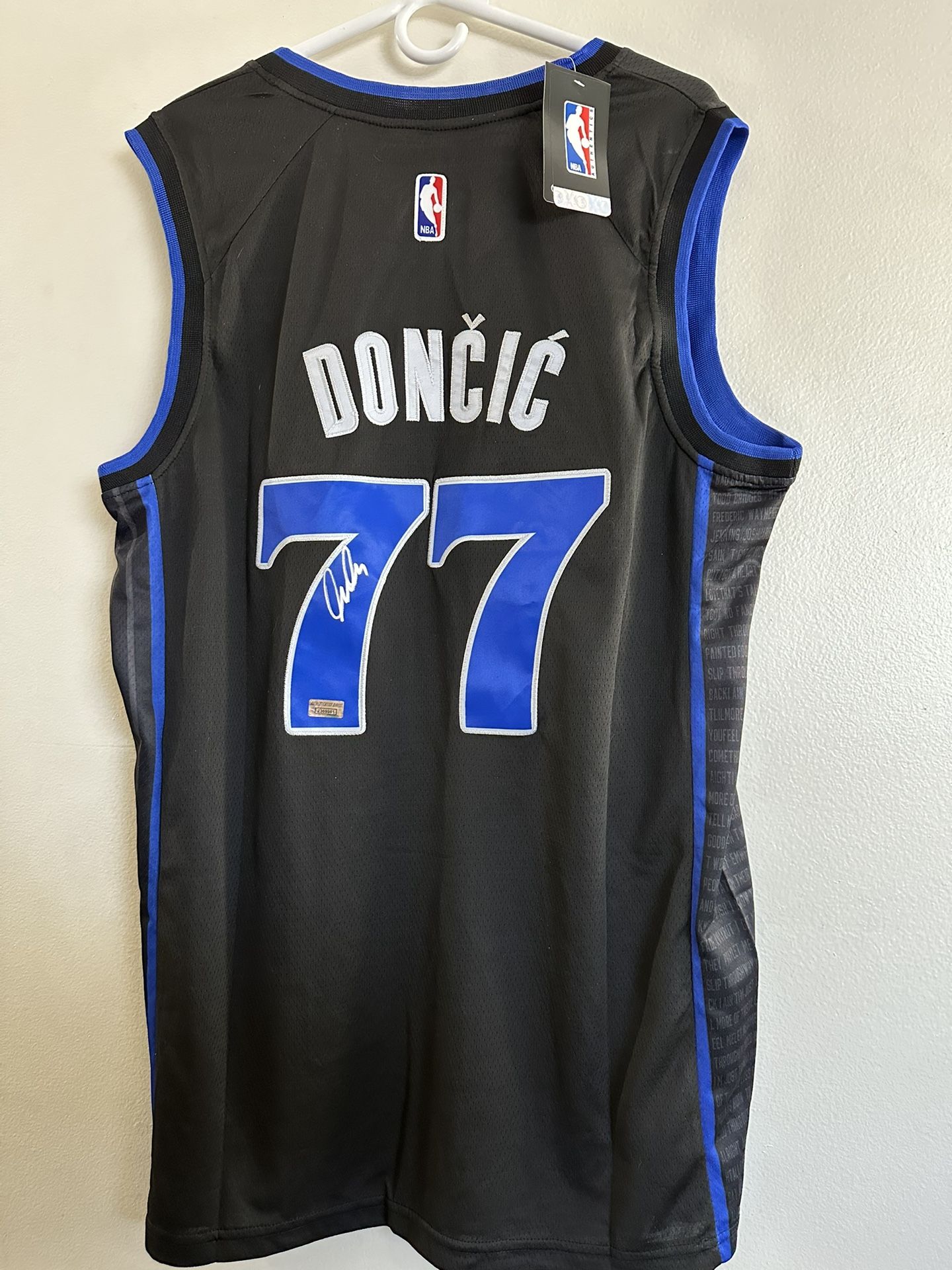 LUKA DONCIC SIGNED DALLAS MAVERICKS AUTOGRAPHED NIKE JERSEY W/COA - XXL - 834
