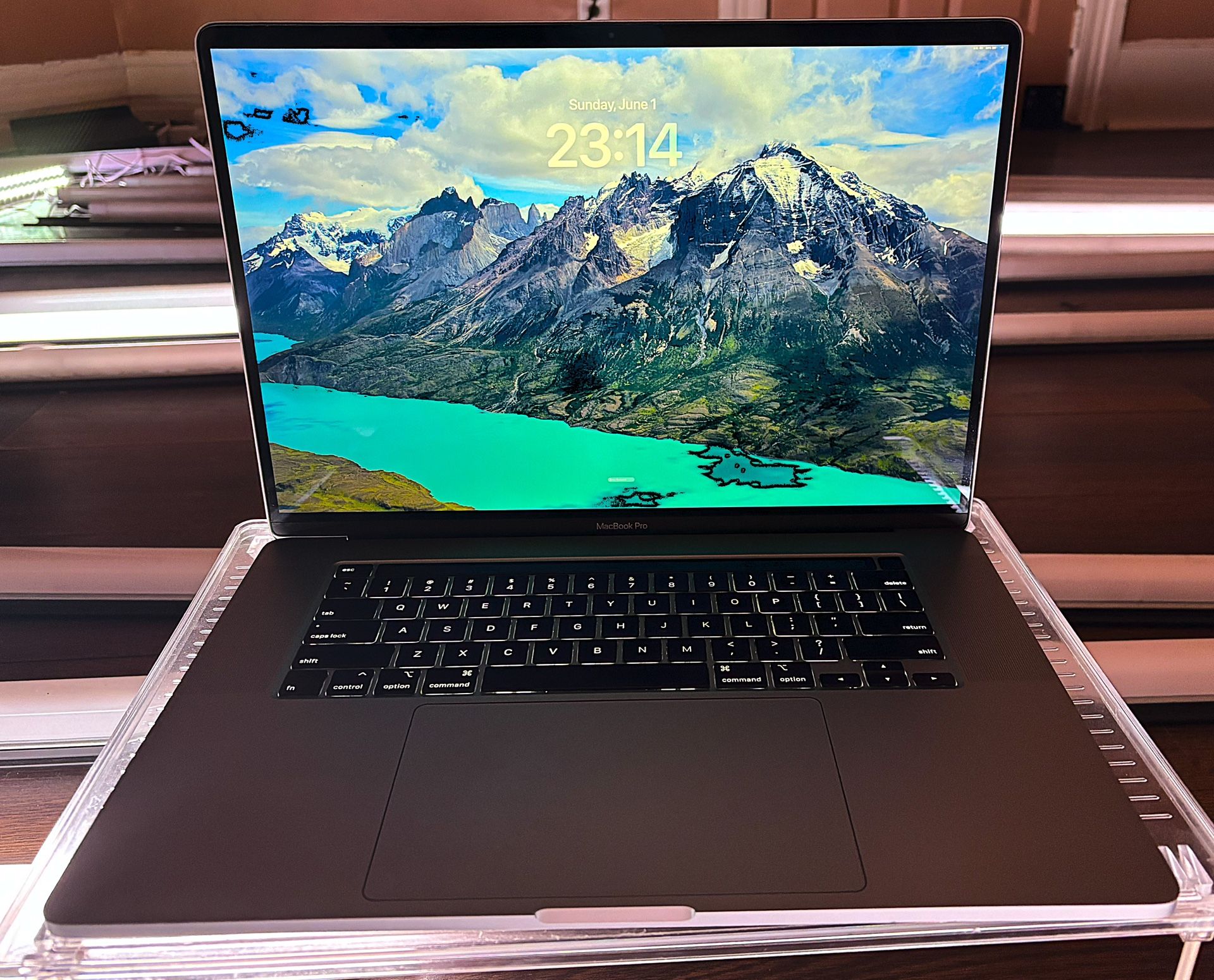 Apple A2141 MacBook Pro 16” 1TB TouchBar