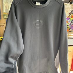 NIKE MENS PULLOVER SHIRT size XL BASKETBALL LOGO THERMA-FIT BLACK GRAY CREW NECK