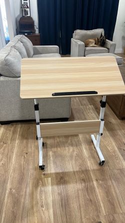 Adjustable drawing/work  table