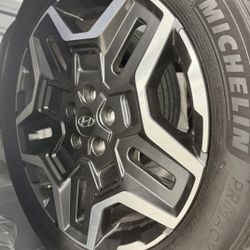 19" Hyundai Wheels And Tires