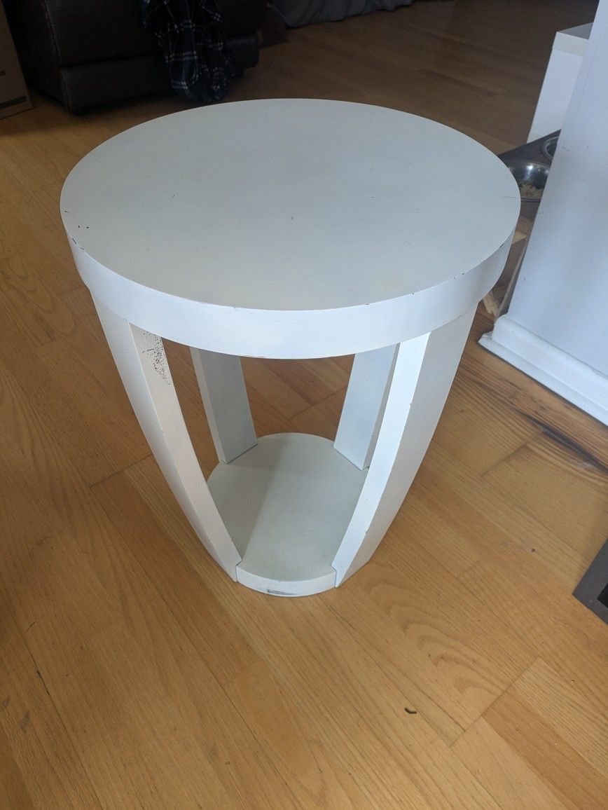End Table. MOVING SALE