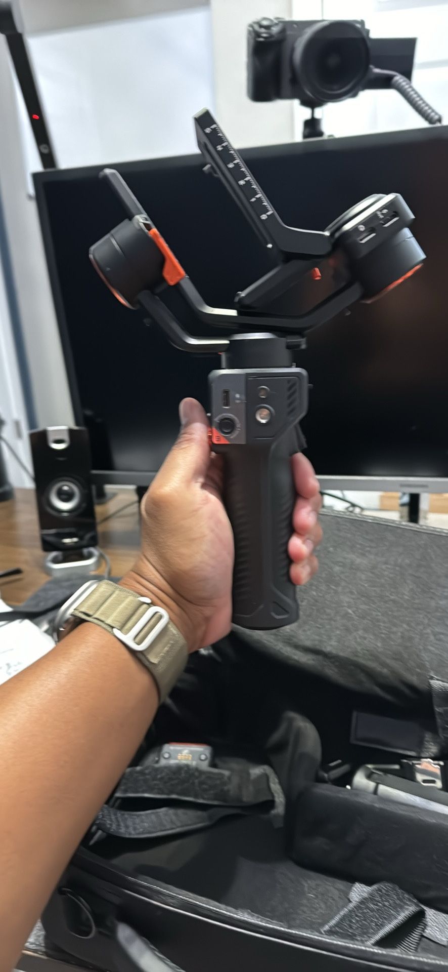 Hohem iSteady MT2 Gimbal (BRAND NEW)