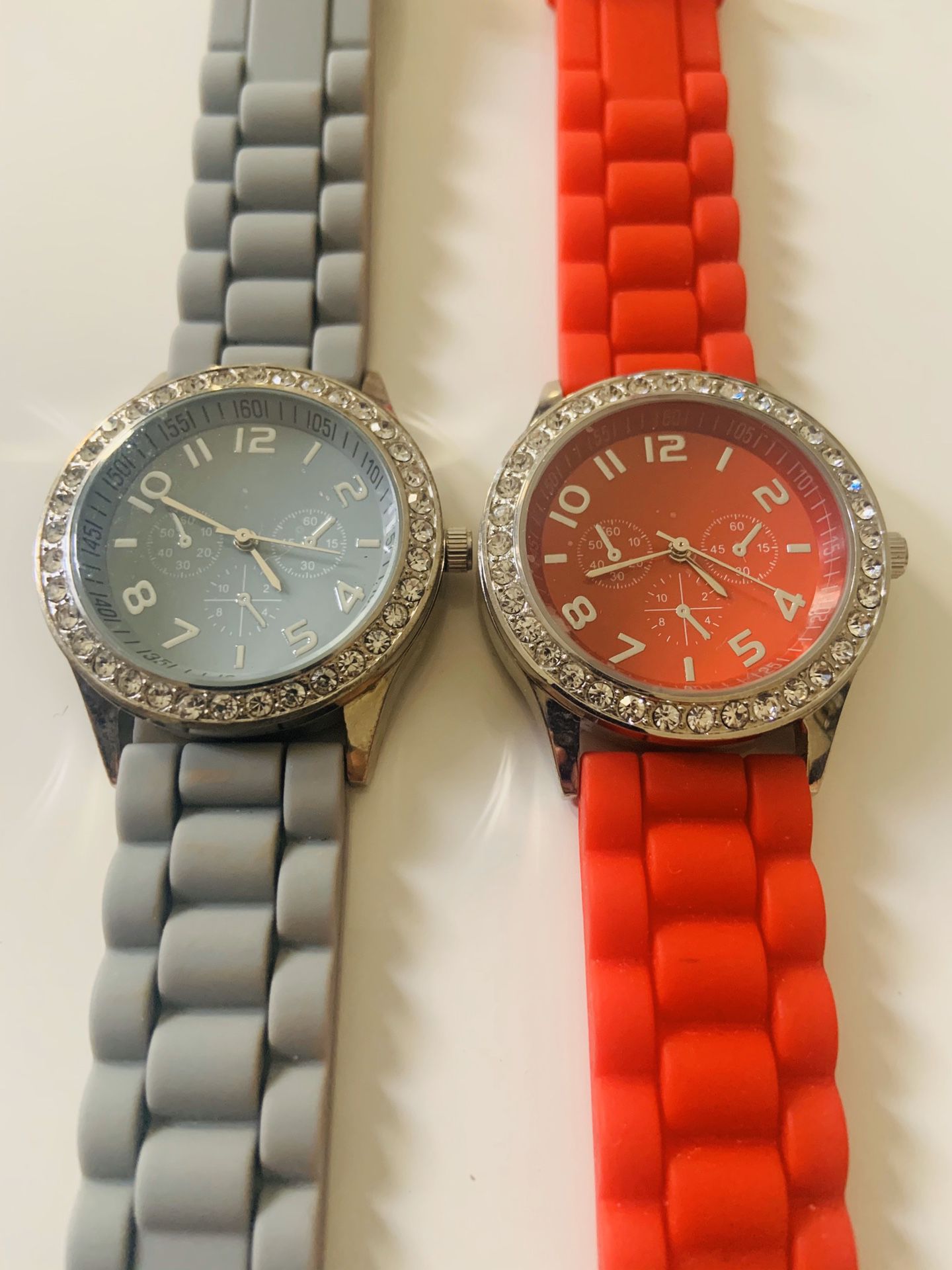 Darice Ladies Watch Quartz, Red & Gray Face Silver Dial Crystal Bezel,Chronograph looks