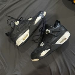 Nike Air Jordan 4 Oreo Remastered  Size 9