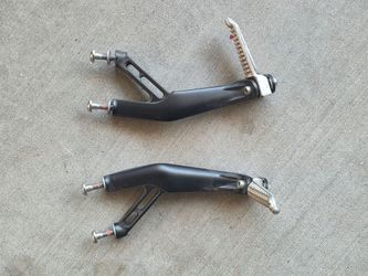 2018 yamaha r6 rear pegs