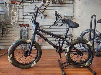 Elite BMX Pee Wee 16" Bike Black with Camo tires