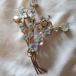 Beautiful Vintage Brooch 