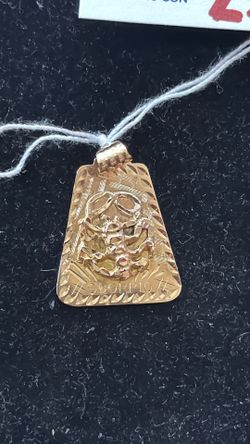 14k scorpio pendent 2 grams