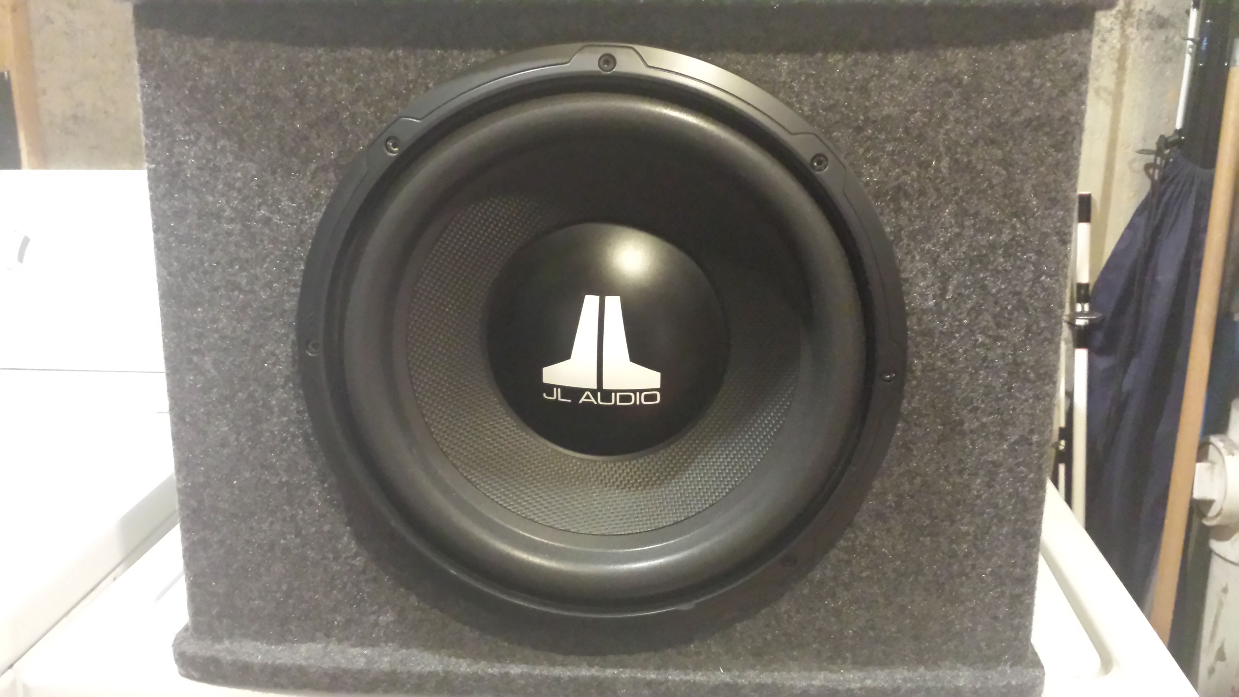 JL Audio 12" sub box and amp