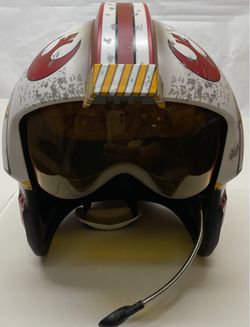 Star Wars The Black Series Luke Skywalker Electronic X-Wing Pilot Helmet collectible replica