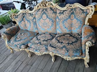 Free Antique sofa