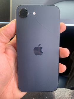 iPhone 16e