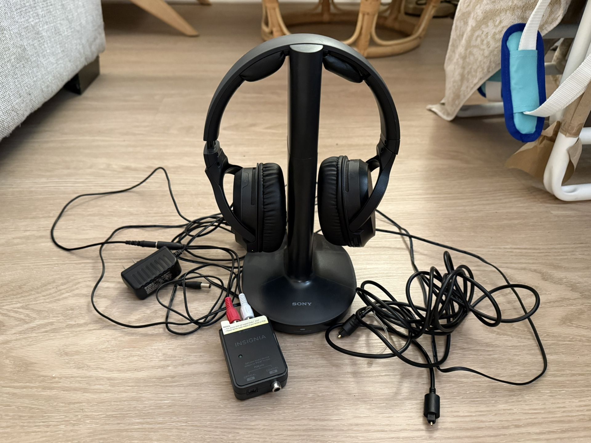 Sony WH-RF400R Wireless Headphones + Charging Base + Analog-to-Digital (RCA → Optical) Converter 