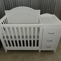 4 In 1 Baby Crib