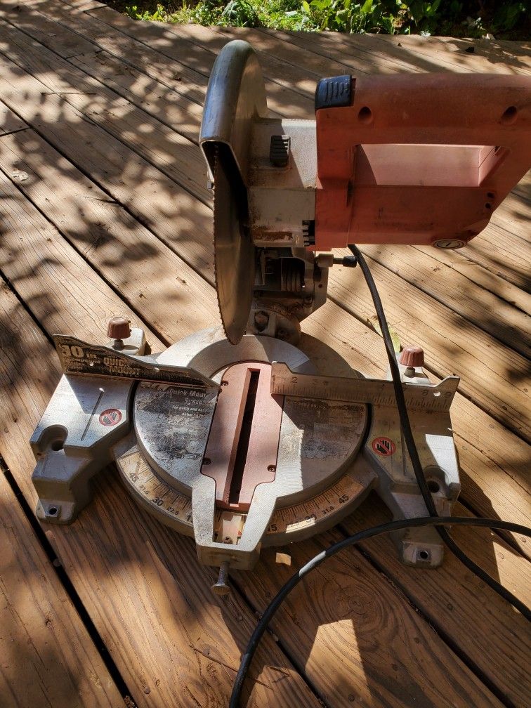 Skillsaw 10in Miter Saw. Works Good.