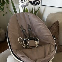 Mamaroo 4Moms