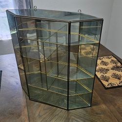 Vintage Brass glass cabinet, perfect condition.   
20.5 height 
19.5 length