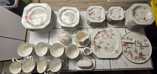 Mikasa Porcelain Dinner Set - 12 place setting