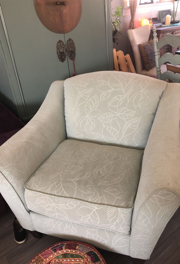 Deep Cozy Chair Ashley For In Oceanside Ca Offerup Deep Cozy Chair Ashley Oceanside Ca