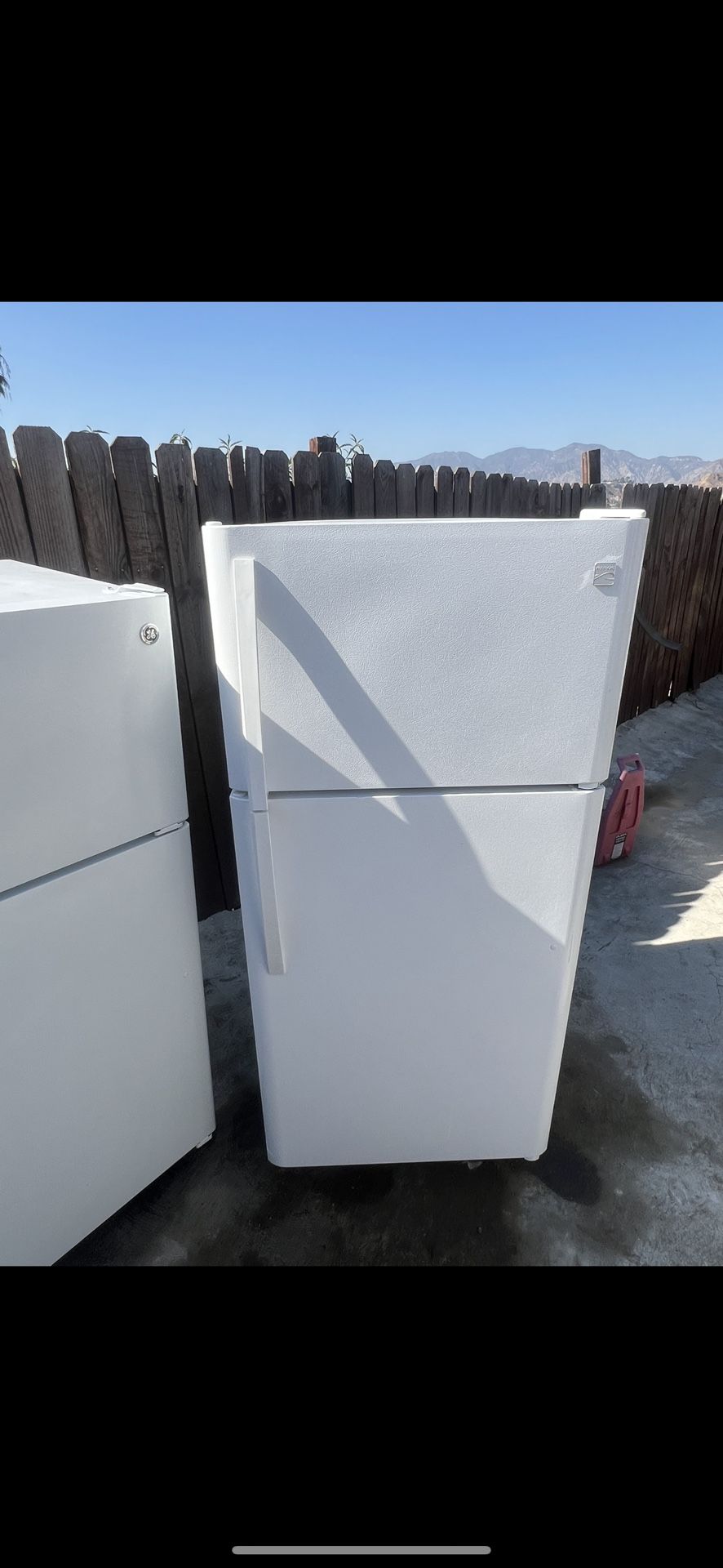 White Kenmore Apt Size Fridge We Deliver And Install🚚👨🏻🔧