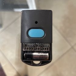 Mini Garage Door Remote, Programmable And Easy Battery